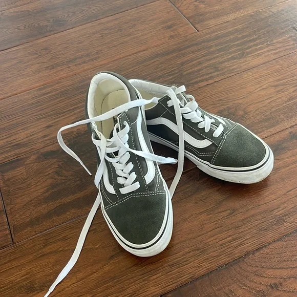 VANS side stripe womenβs 7.0 casual sneaker - green - Picture 1 of 4